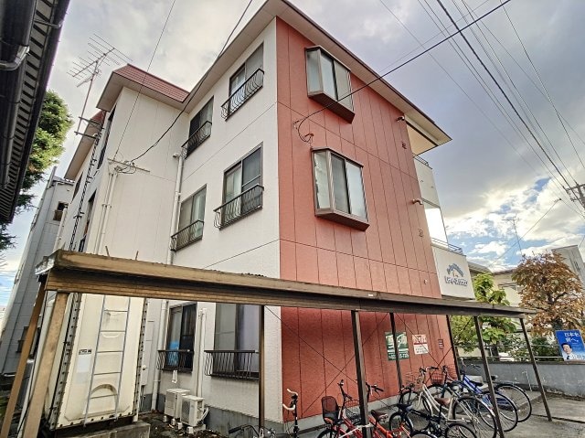 レディースクラウンの物件外観写真