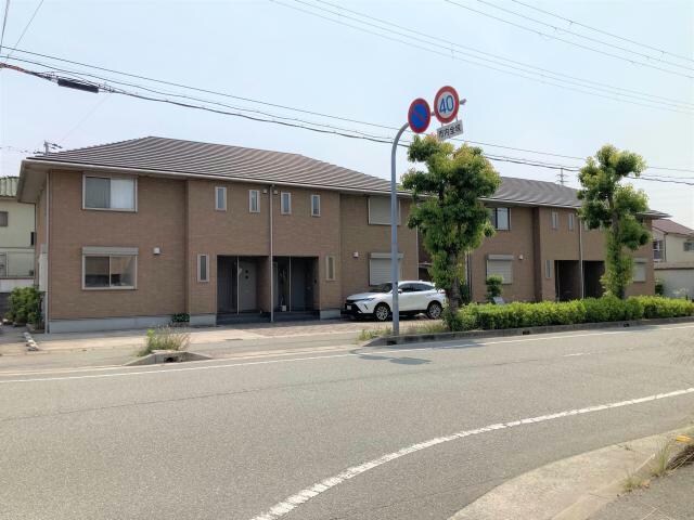 インパルスの物件外観写真