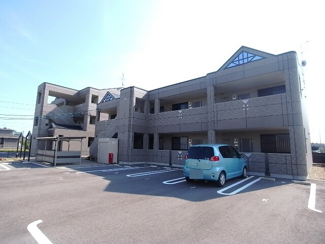 クレアーレの物件外観写真