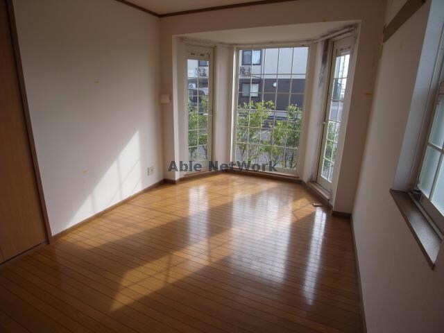 レフィナード・エムＡの物件内観写真