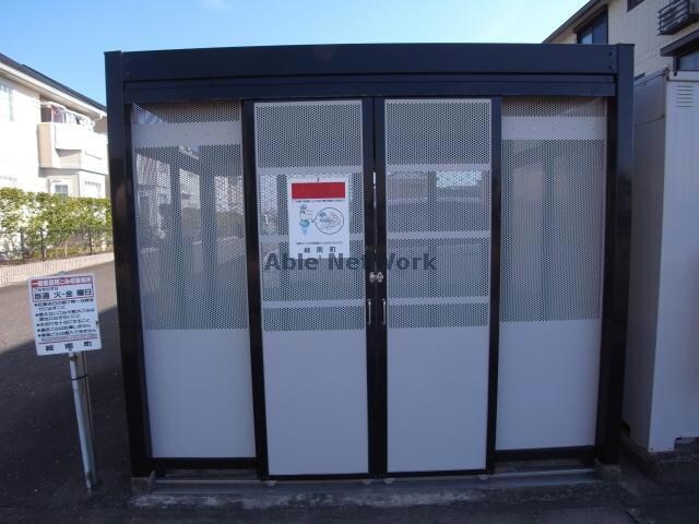 レフィナード・エムＡの物件外観写真