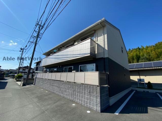 エストレージャの物件外観写真