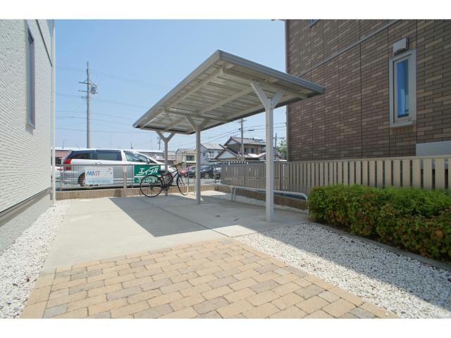 ヴィラーチェの物件外観写真