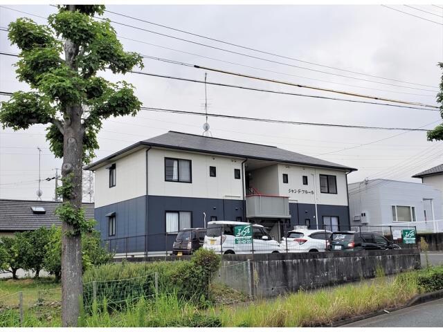 シャン・ド・フルールの物件外観写真