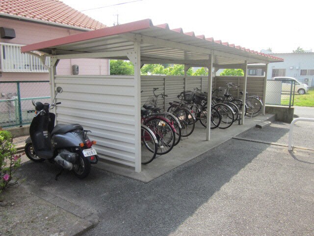 サンバークレーの物件外観写真