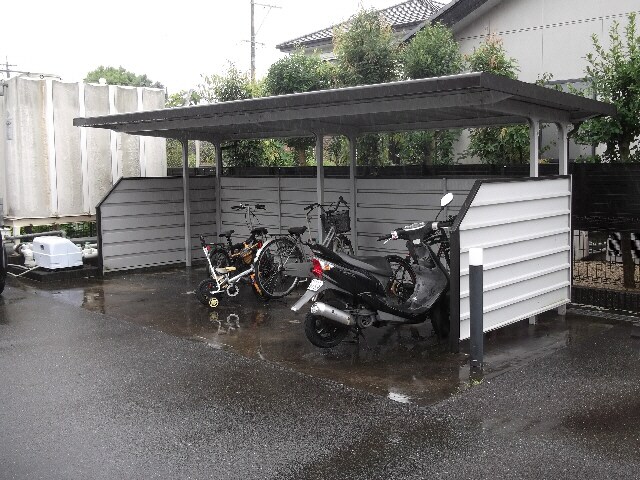 グランドクルーの物件外観写真