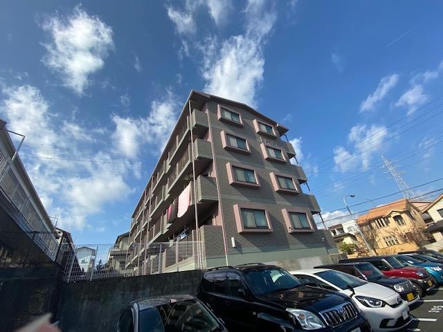 モデスティの物件外観写真