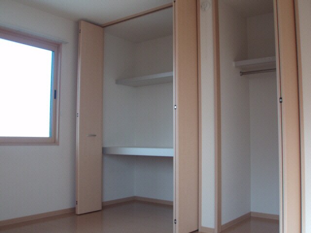 ラフィーネＡの物件内観写真