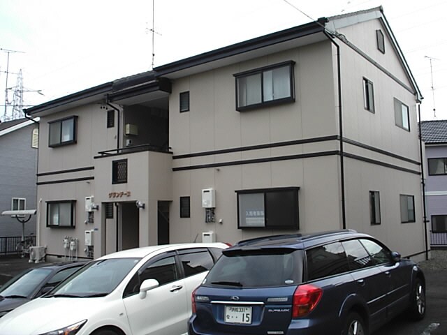 グランデーヌの物件外観写真