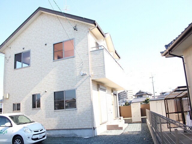 エレガントの物件外観写真