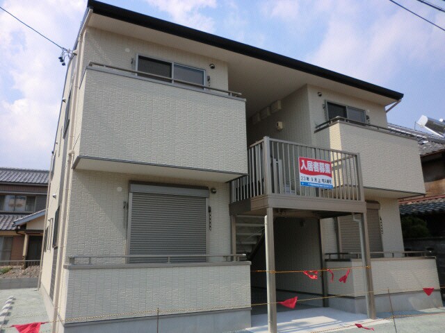 パインウェルⅡの物件外観写真