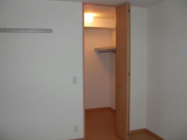 ロイヤルタウン染地台Ｃの物件内観写真