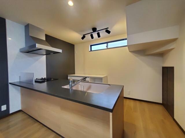 船越町戸建の物件内観写真