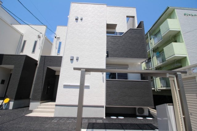 GRANDTIC 煌の物件外観写真