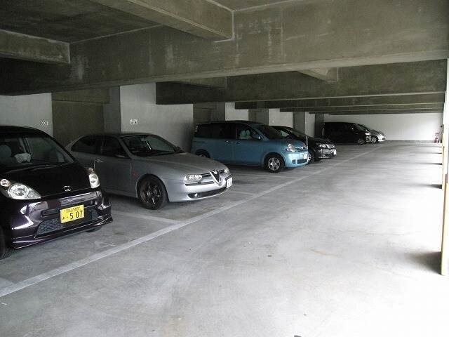 コロニアルリビング西島田ウエストタワーの物件外観写真