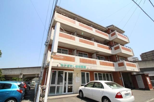 ローレル富町の物件外観写真