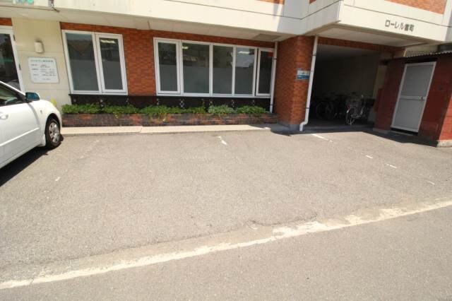 ローレル富町の物件外観写真