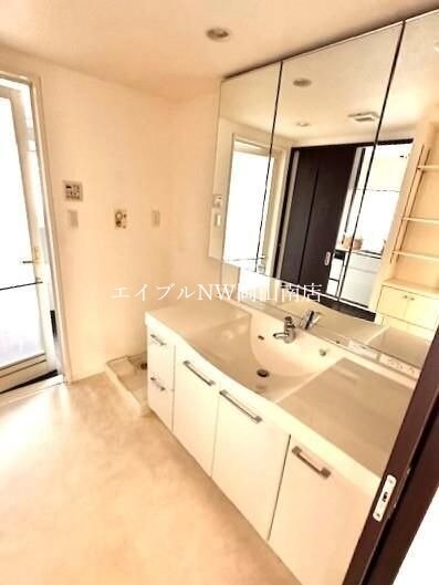 田町駅 徒歩2分 2階の物件内観写真