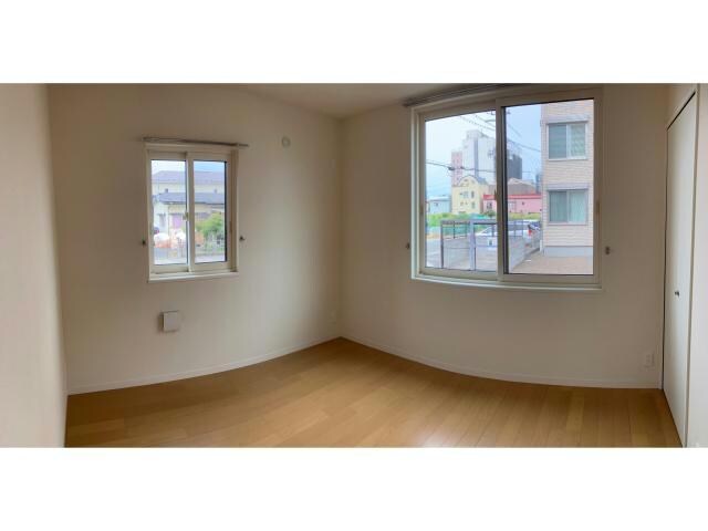 ザ・スカイ・ファイブ参番館の物件内観写真