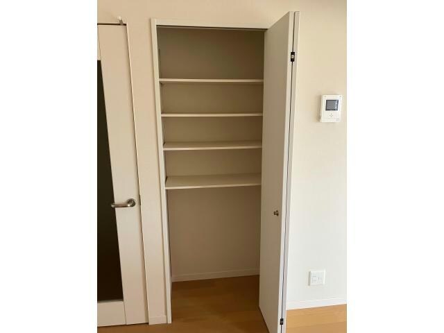 ザ・スカイ・ファイブ参番館の物件内観写真