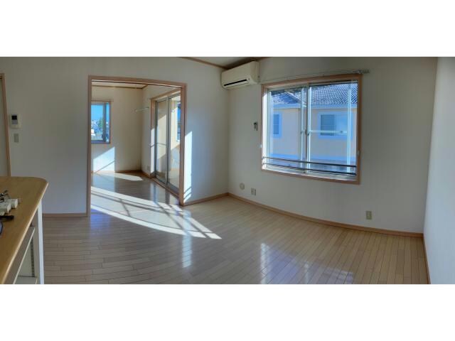 フリューゲルⅡの物件内観写真