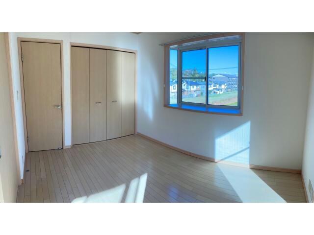 フリューゲルⅡの物件内観写真