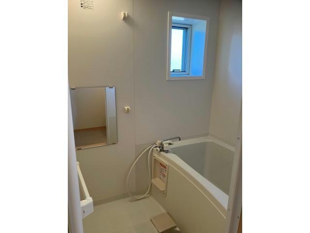 フリューゲルⅡの物件内観写真