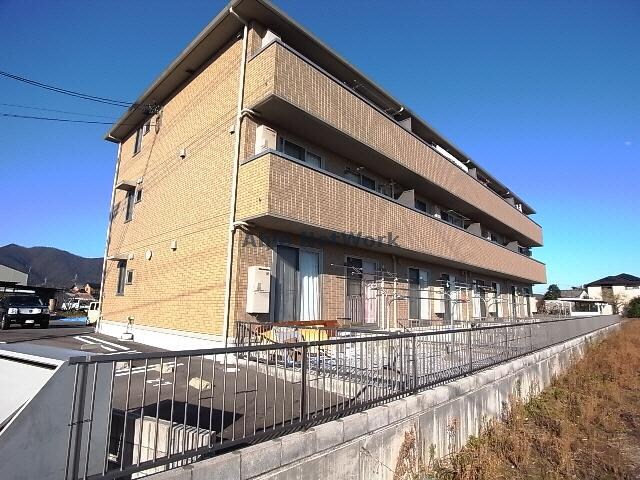 サンジュリアの物件外観写真