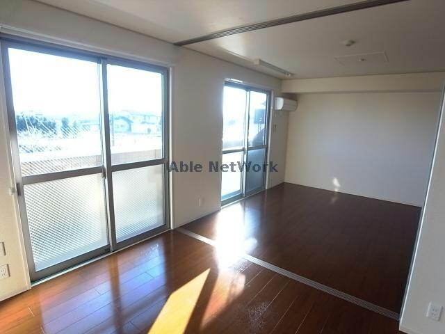 サンジュリアの物件内観写真