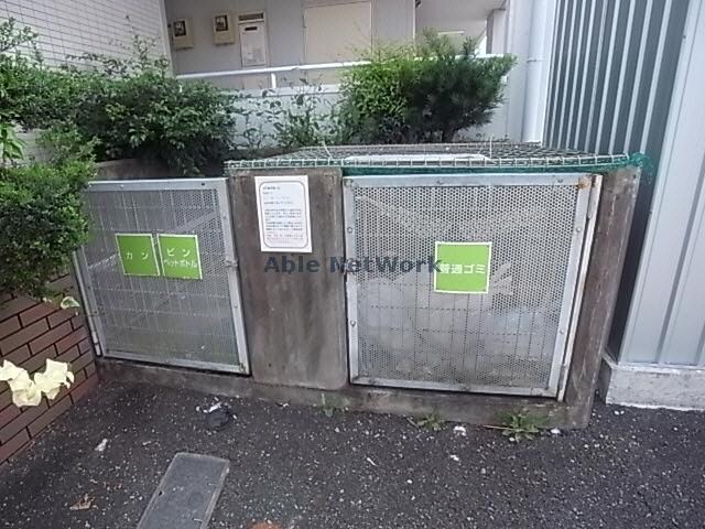 リズスクエア　西棟の物件外観写真