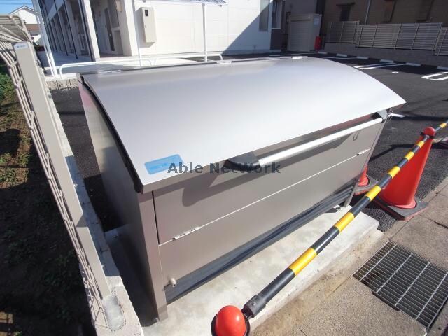 サンプレイスの物件外観写真