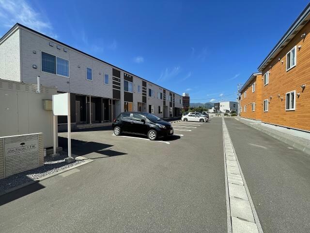 エルムプラシード９号館の物件外観写真