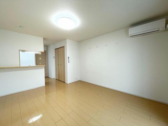 グロリアスカーサ本町の物件内観写真