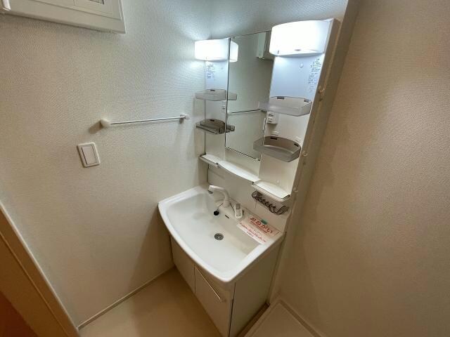 グロリアスカーサ本町の物件内観写真