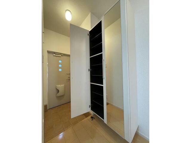 グロリアスカーサ本町の物件内観写真