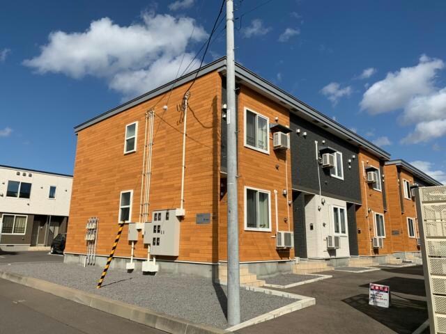 エルムプラシード13号館の物件外観写真