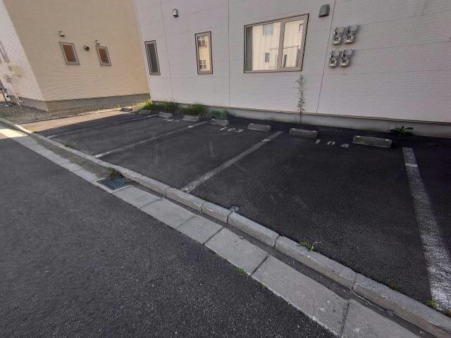 レザングレーヌⅡの物件外観写真