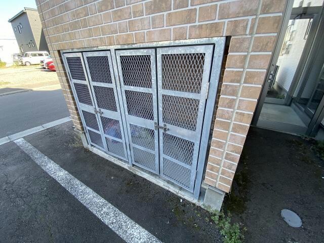 レザングレーヌⅡの物件外観写真