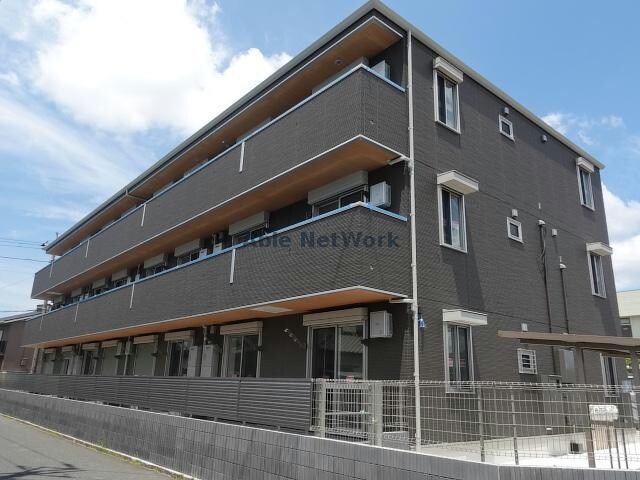 シャイングレイスの物件外観写真