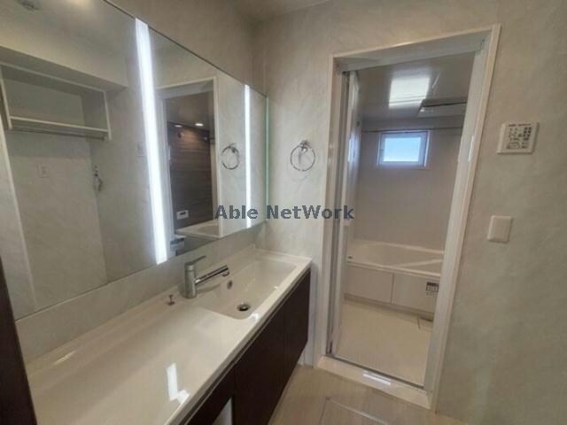 シャイングレイスの物件内観写真