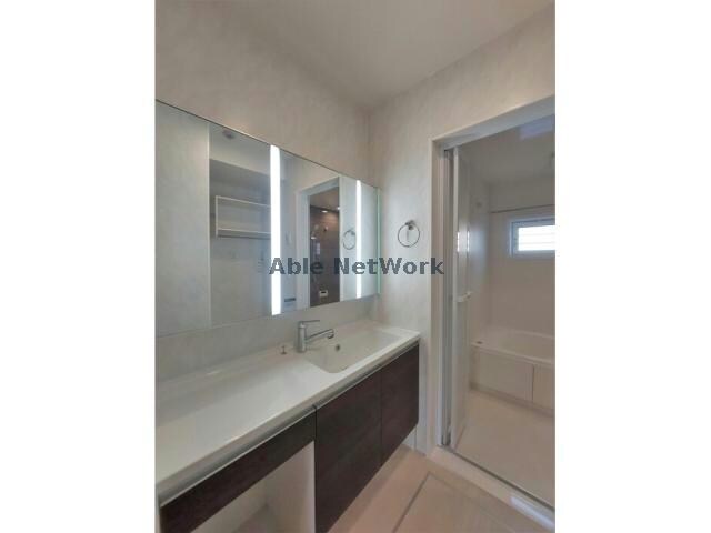 シャイングレイスの物件内観写真