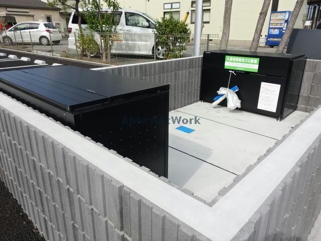 シャイングレイスの物件外観写真