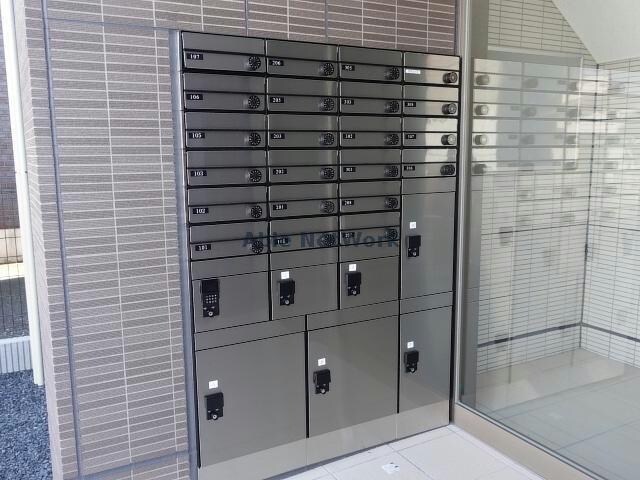 RE’POSEいなりの物件外観写真