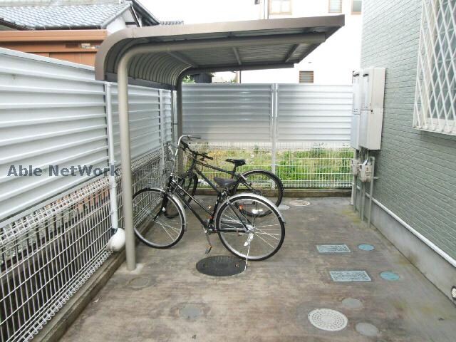 コモド・スワの物件外観写真