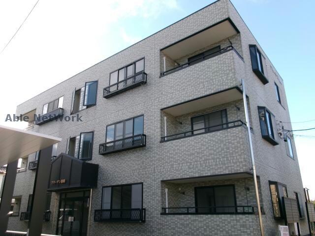 フリーデン柏原の物件外観写真