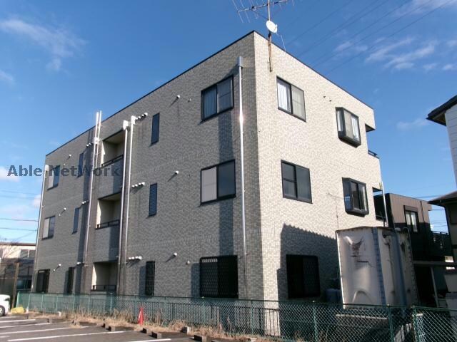 フリーデン柏原の物件外観写真