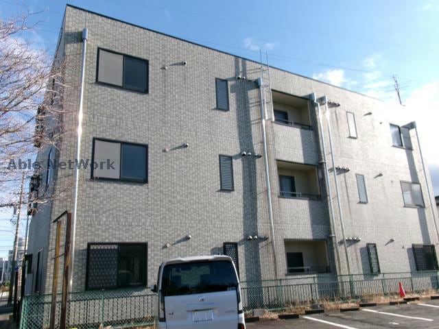 フリーデン柏原の物件外観写真