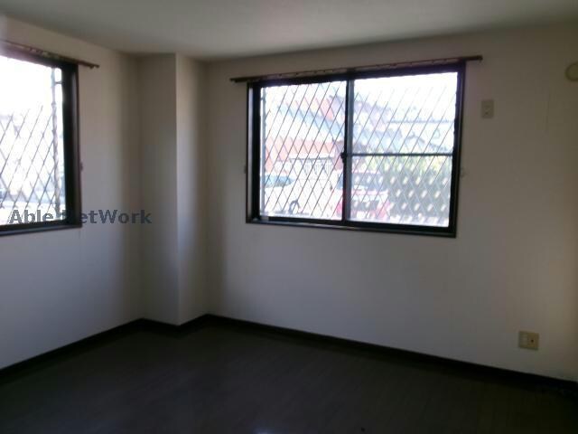 フリーデン柏原の物件内観写真