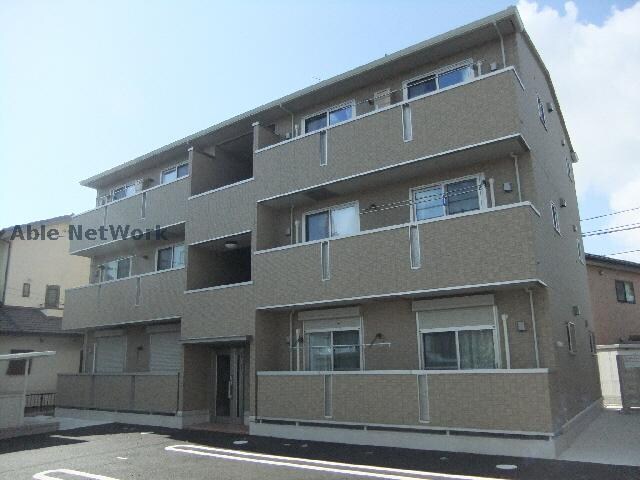 リヴァーレの物件外観写真