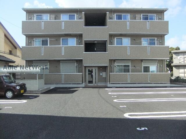 リヴァーレの物件外観写真